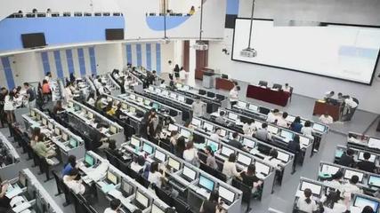 走進廣東財經(jīng)大學人工智能與數(shù)字經(jīng)濟產(chǎn)業(yè)學院 探索計算機軟硬件設計的融合之道